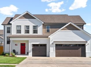 978 Cherry Blossom Ln, Clarksville, TN 37040