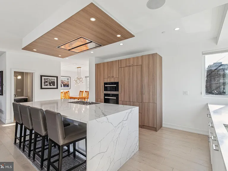 527 Brown St — Photo 9