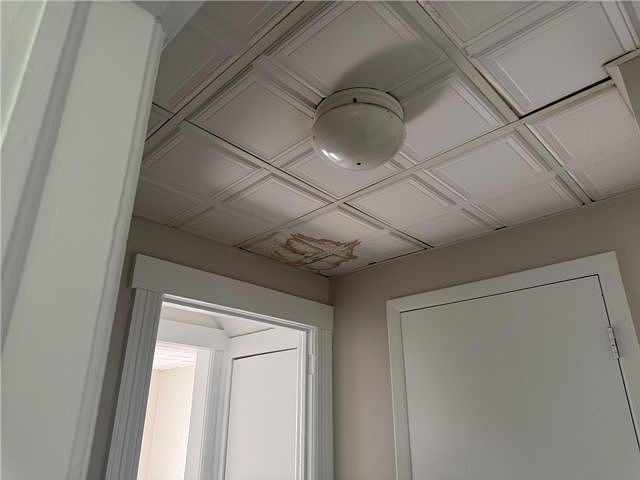 1st image of 36 Carpenter St