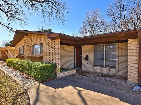 4th image of 2526 Greenbriar Dr