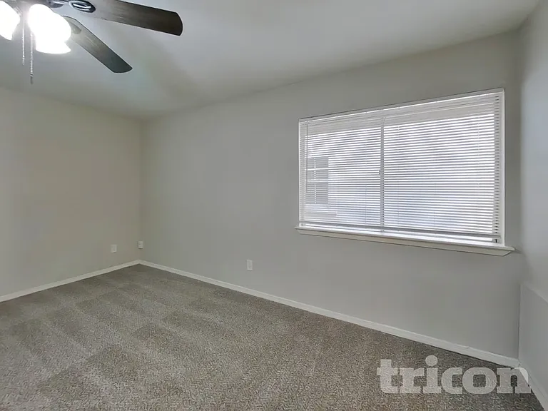 4422 Monteith Dr — Photo 8