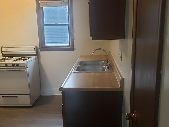 2nd image of 334 Fredericka St #2