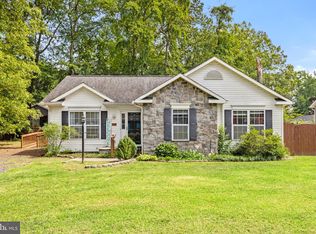 116 10th St, Colonial Beach, VA 22443