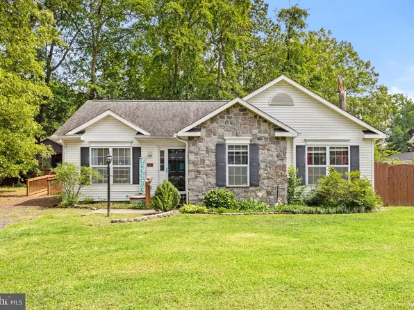 116 10th St, Colonial Beach, VA 22443