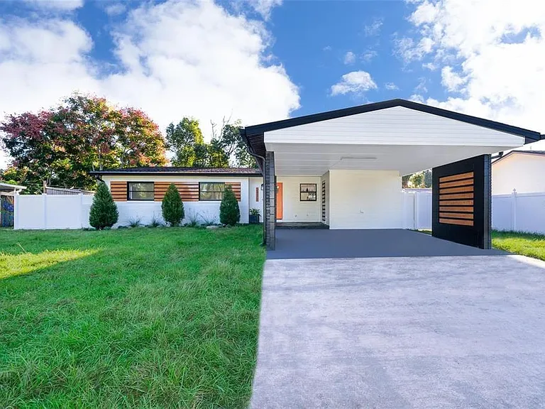 2911 Conway Gardens Rd — Photo 1