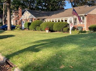 20 William St, Merrick, NY 11566