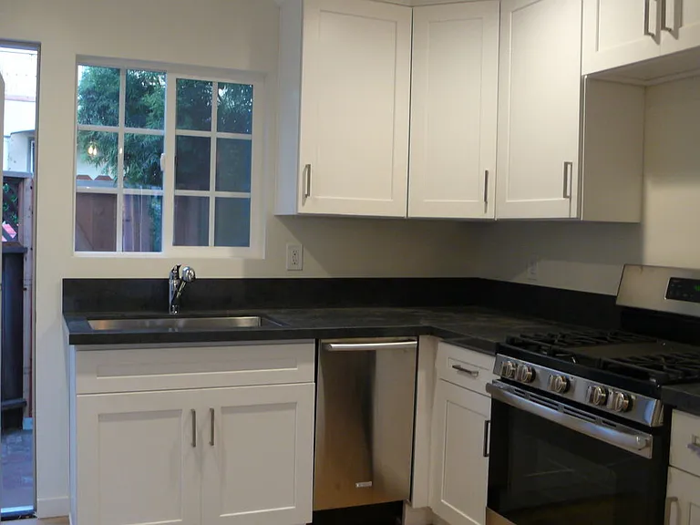 252 Hampton Dr #A — Photo 9