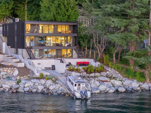 8885 Lawrence Way, West Vancouver, BC V7W 2T7