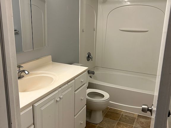 4th image of 2180 Burton St SW #1