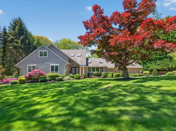 30 Orchard Drive, Woodbury, NY 11797