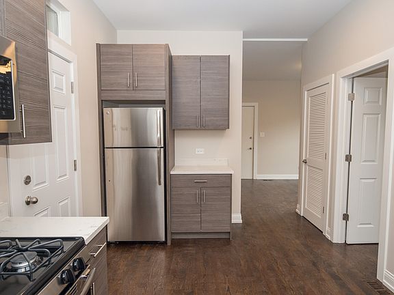 4th image of 2943 W Diversey Ave Unit 1E