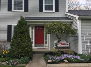 5615 Pebble Ridge Ct, Ann Arbor, MI 48108