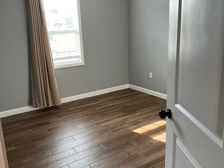 701 Troy Cv — Photo 12