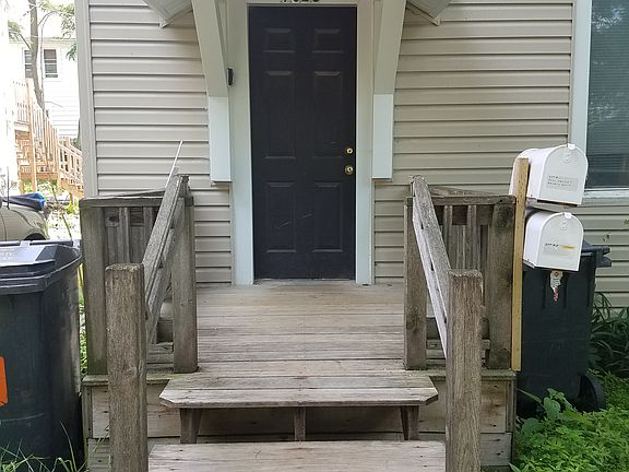 2nd image of 1028 28th Ave NE #1