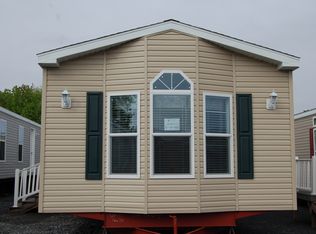 75 Maple Dr, Gorham, ME 04038