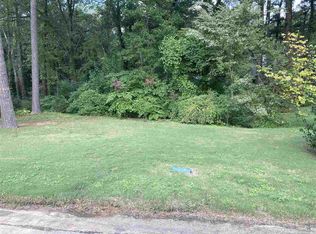 25 Beacon Hill Dr, Jackson, TN 38305