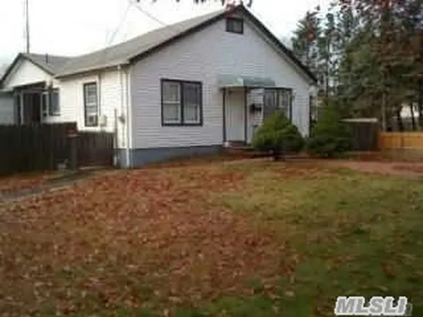 164 Miller Rd, Hicksville, NY 11801