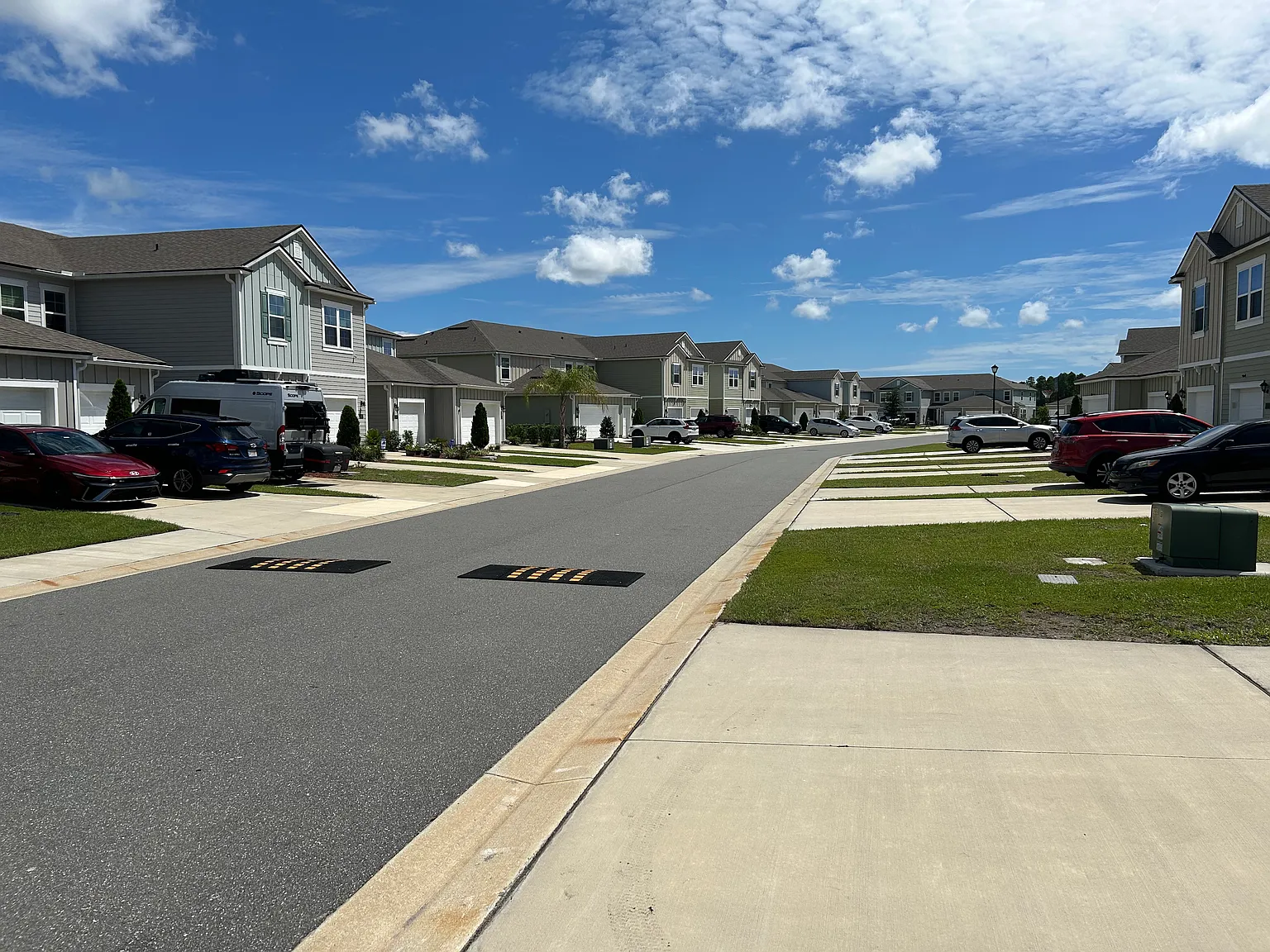 2 bed, 2.5 bath, 1443 sqft, $1,800 — Photo 2