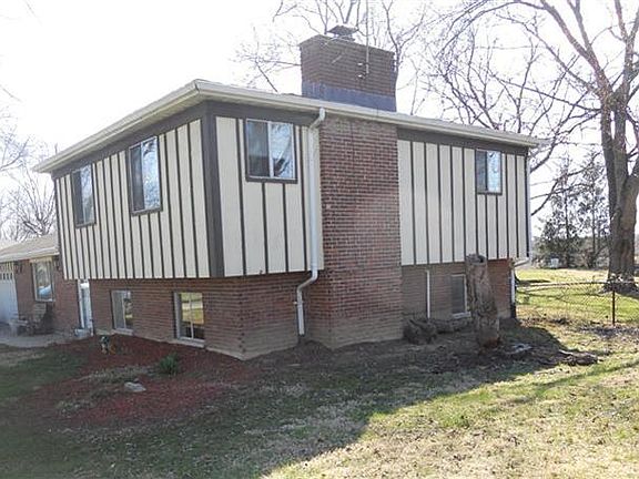 2nd image of 1157 Katherine Dr