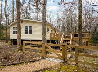 330 Pineview Dr, Hartfield, VA 23071