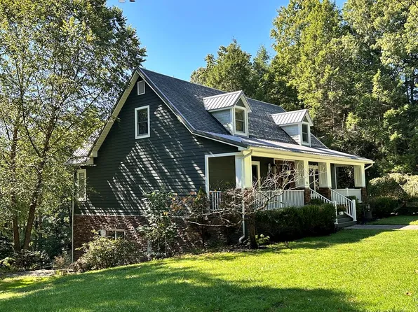 310 Mount, Mount Nebo, WV 26679