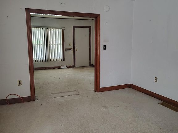 2nd image of 2020 Jefferson Ave
