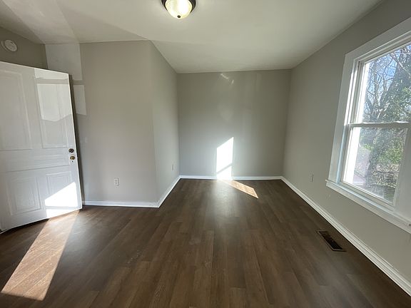 3rd image of 511 Florida Ave