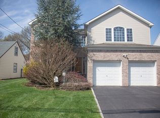 15 S 17th St, Kenilworth, NJ 07033