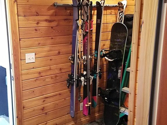 Ski Locker 