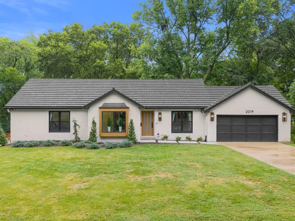 2019 W 81st Ter, Leawood, KS 66206