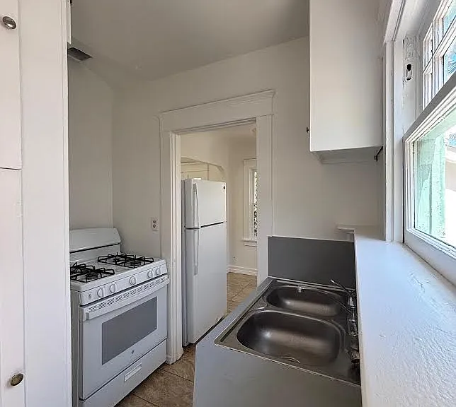 4940 Cape May Ave — Photo 9