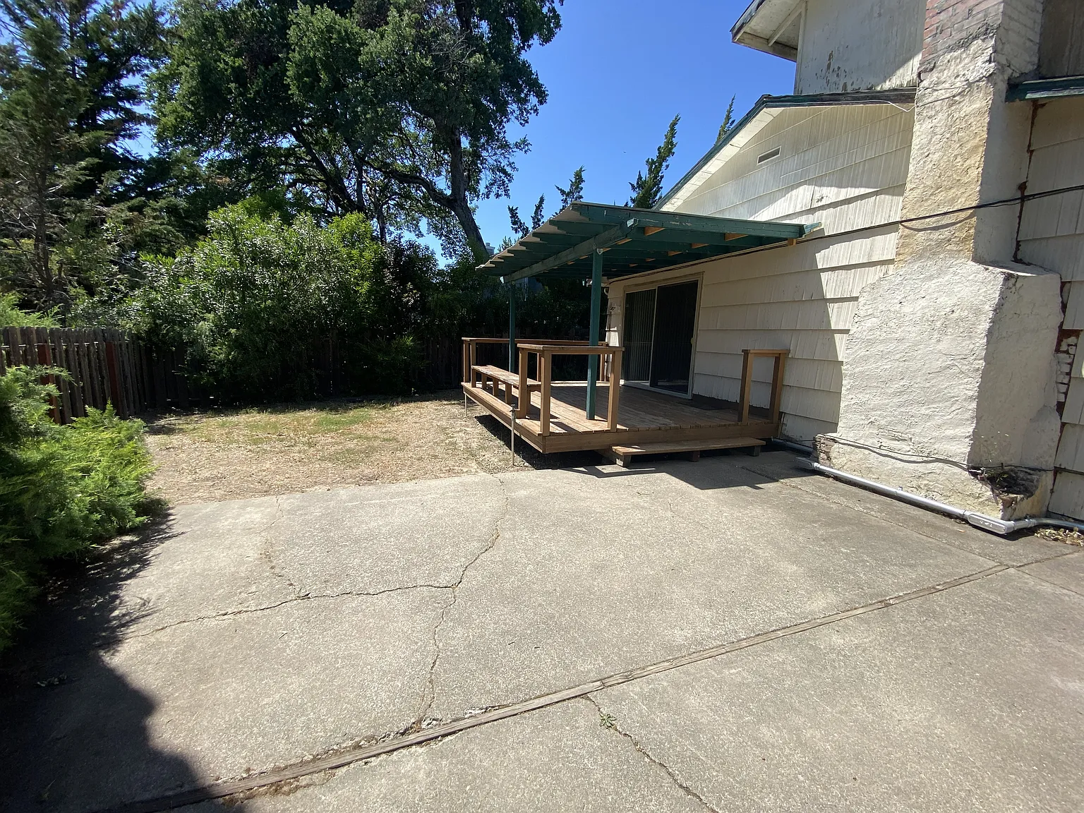 4 bed, 2100 sqft, $2,800 — Photo 2