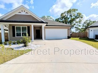 209 Camellia Dr, Cantonment, FL 32533
