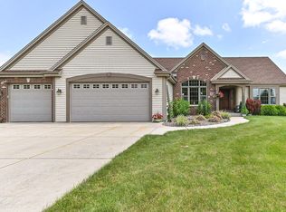 W235S8220 Scenic Dr, Big Bend, WI 53103