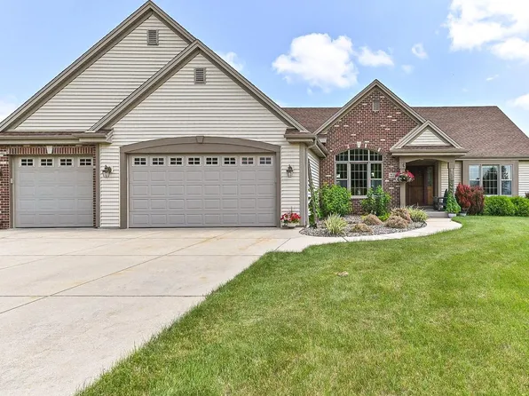 W235S8220 Scenic DRIVE, Big Bend, WI 53103