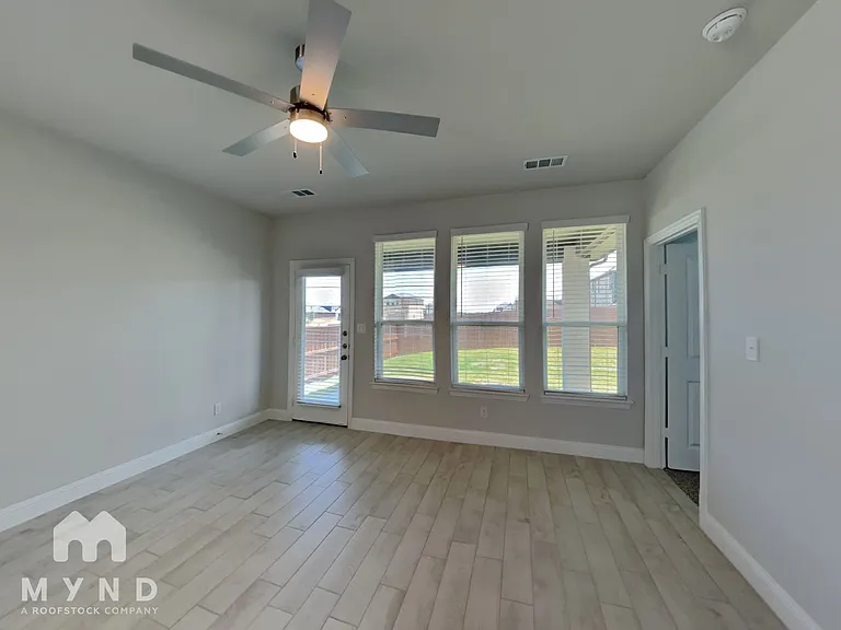 432 Oceania Ln — Photo 2