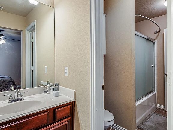 5th image of 107 Sumac Dr