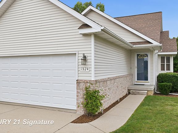4th image of 1324 Carpathian Way