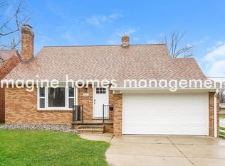 840 Bates Rd, Rocky River, OH 44116