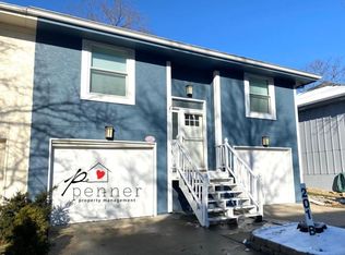 201 SW Pryor Rd APT B, Lees Summit, MO 64081