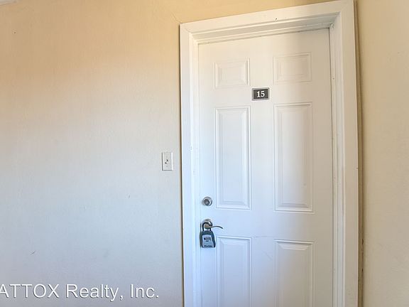 4th image of 648 E Park Ave APT 15