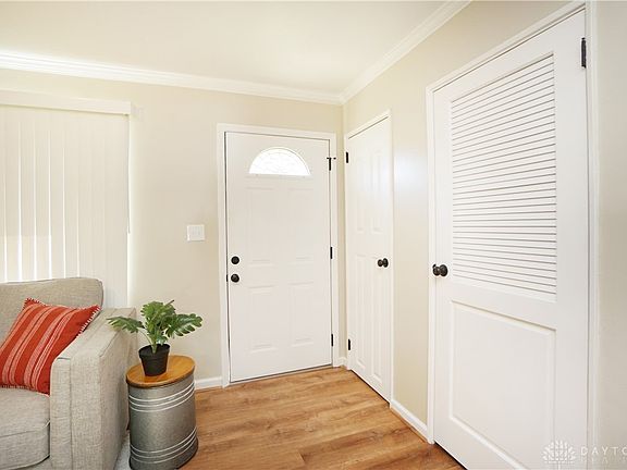3rd image of 3974 Mantell Ave