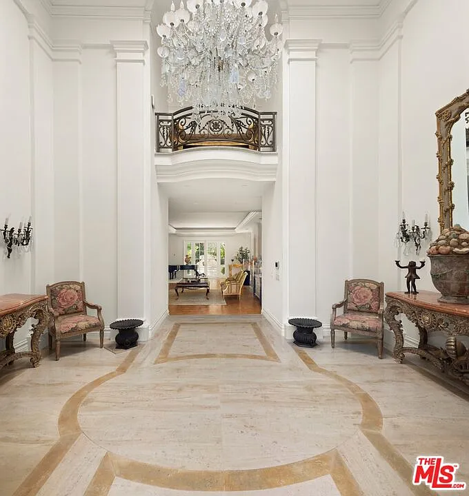 7 bed, 7.5 bath, 10000 sqft, $39,999 — Photo 4