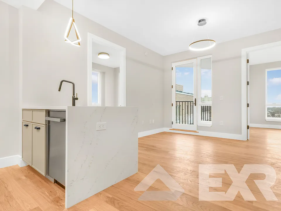 2112 Avenue P #601