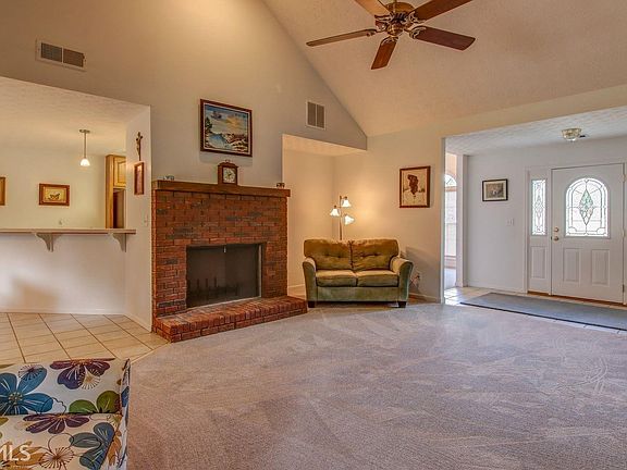 4th image of 1011 Forest Hills Dr SE #29