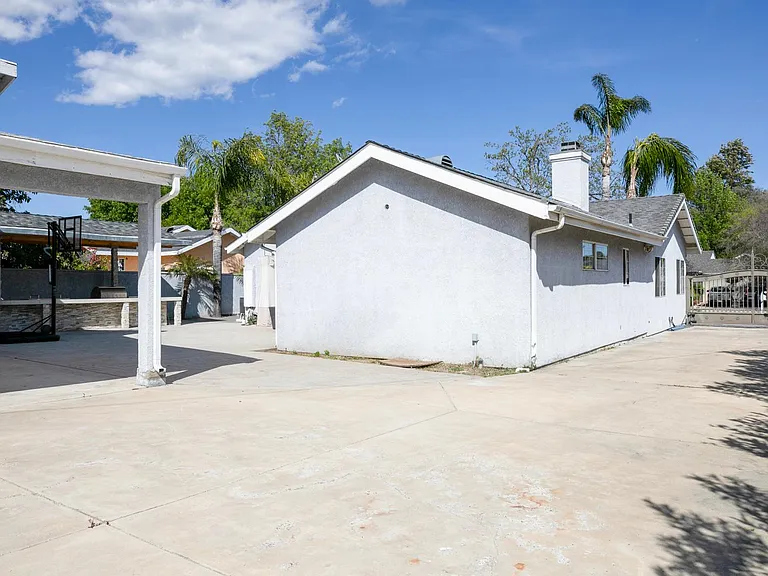 8437 Quartz Ave — Photo 33