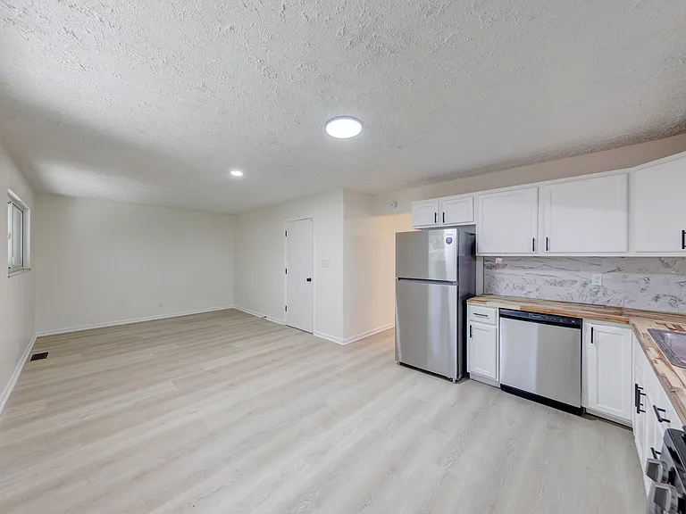 10016 Meadowlark Mnr — Photo 15