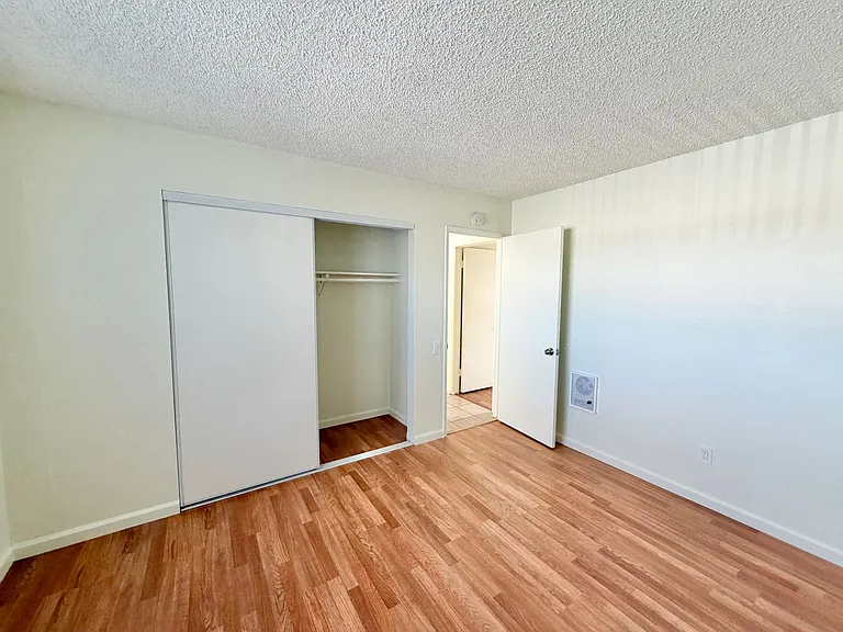 Westgate Villa Apartments — Photo 13