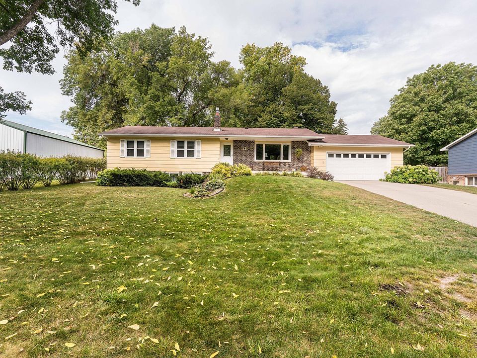 1121 N Concord St, Fergus Falls, MN 56537 Zillow