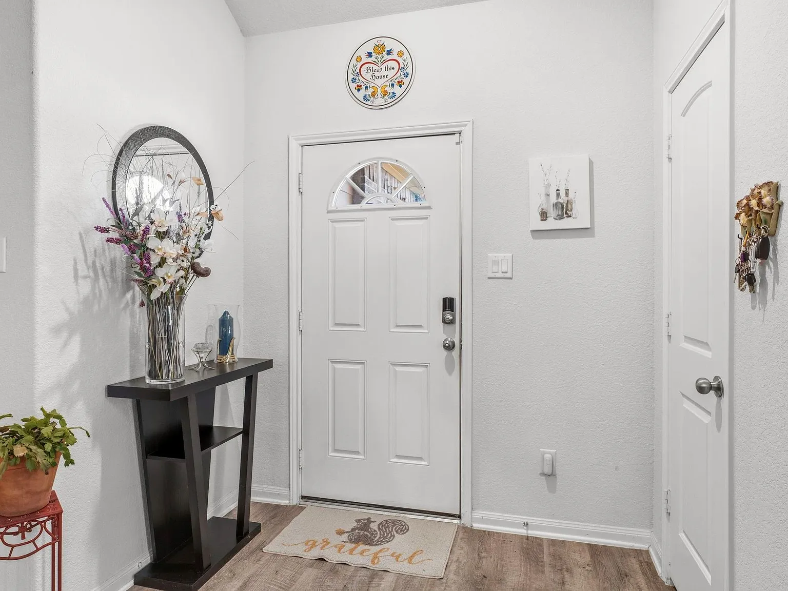 3 bed, 2.0 bath, 1386 sqft, $1,650 — Photo 4